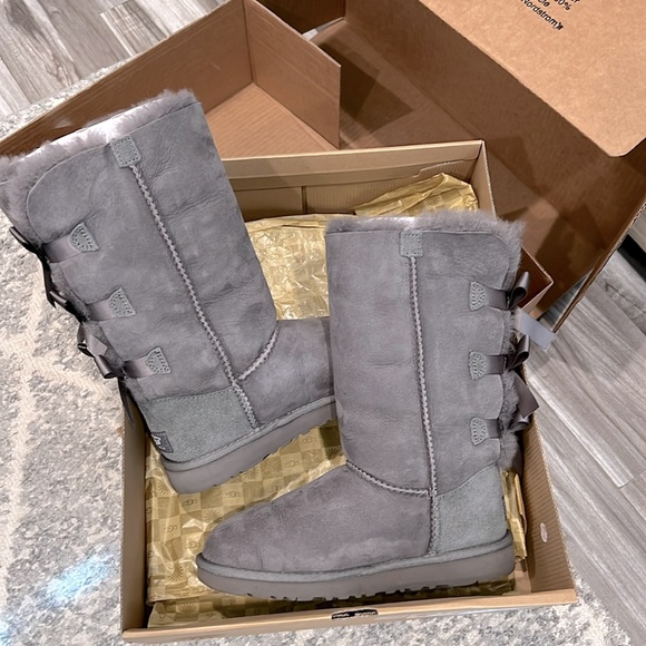 🩶Like new UGG Australia Adorable K Bailey Bow Tall Boots - Gorgeous Grey Size 4 - Picture 6 of 10